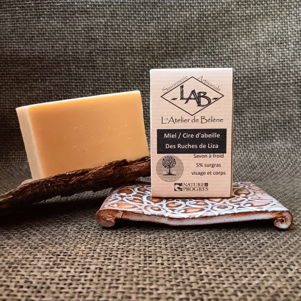 savon miel cire d'abeille des ruches de Liza. Savon naturel 100% bio, artisanal à froid, surgras et éthique