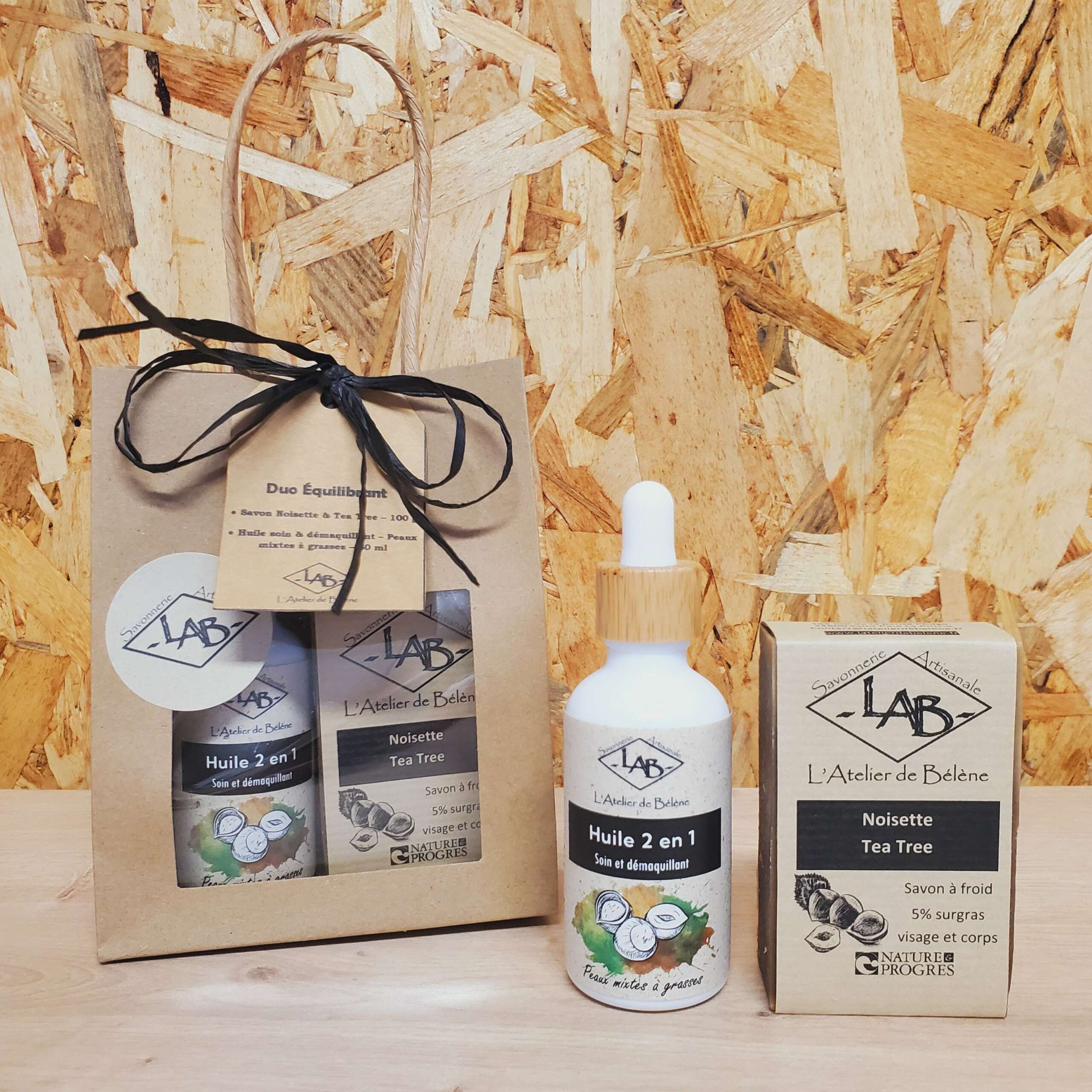 Duo équilibrant composé d'un savon Noisette Tea-Tree + une huile 2 en 1 soin et démaquillant peaux mixtes à grasses