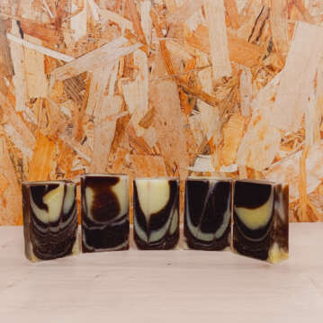 Savon noisette tea-tree marbré, édition spéciale artisanale.