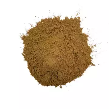 Argile jaune en poudre utilisée dans une préparation cosmétique maison